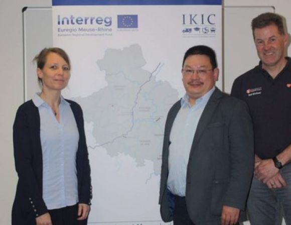 Foto: Tina Wohlrabe-Larscheid, Emanuel Chao und Ralf Bischoni vom Malteser Bildungszentrum Euregio in Aachen blicken gerne über den eigenen Tellerrand.