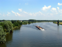 20958-Maas-bij-Well-in-Noord-Limburg-met-boot-1 (©: Prov. NLLimburg)